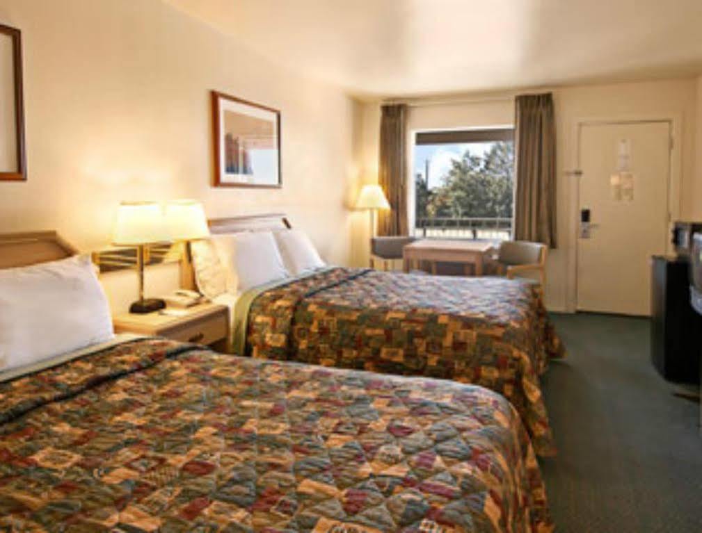 Motel Days By Wyndham 2*